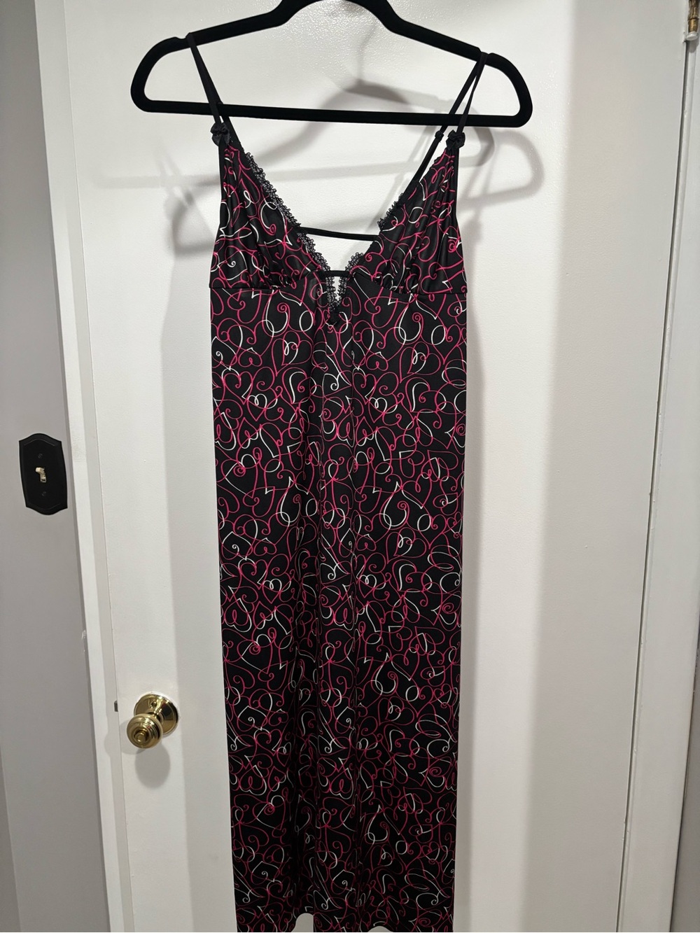 smart & sexy Black Slip Nightdress with Pink and White Swirl Large